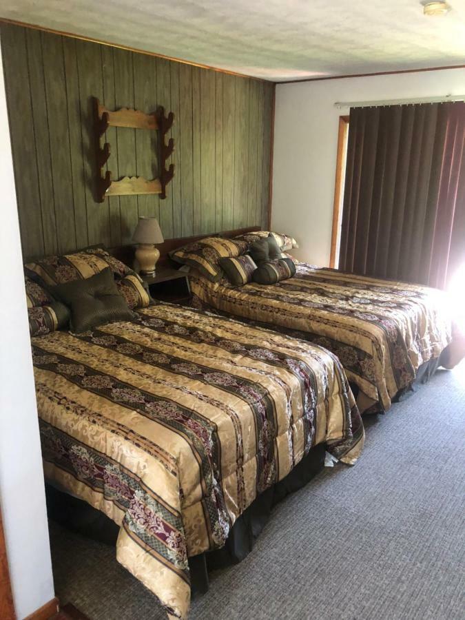 Michael Dee'S Motel East Durham Zewnętrze zdjęcie
