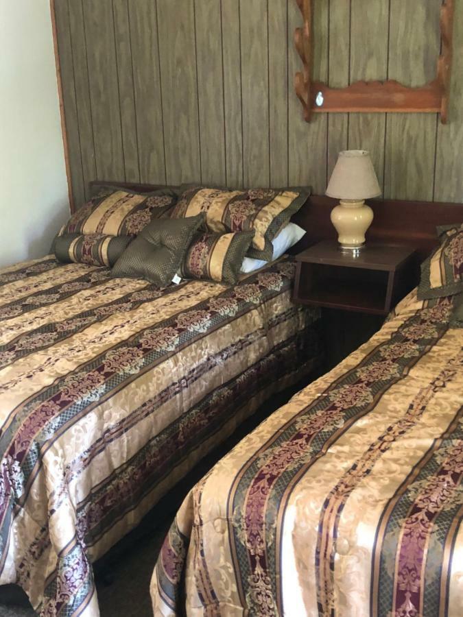 Michael Dee'S Motel East Durham Zewnętrze zdjęcie